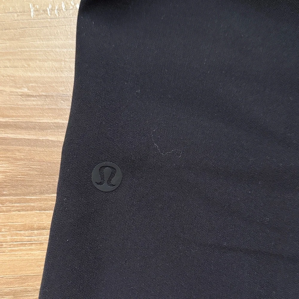 Lululemon - Picture 2 of 2